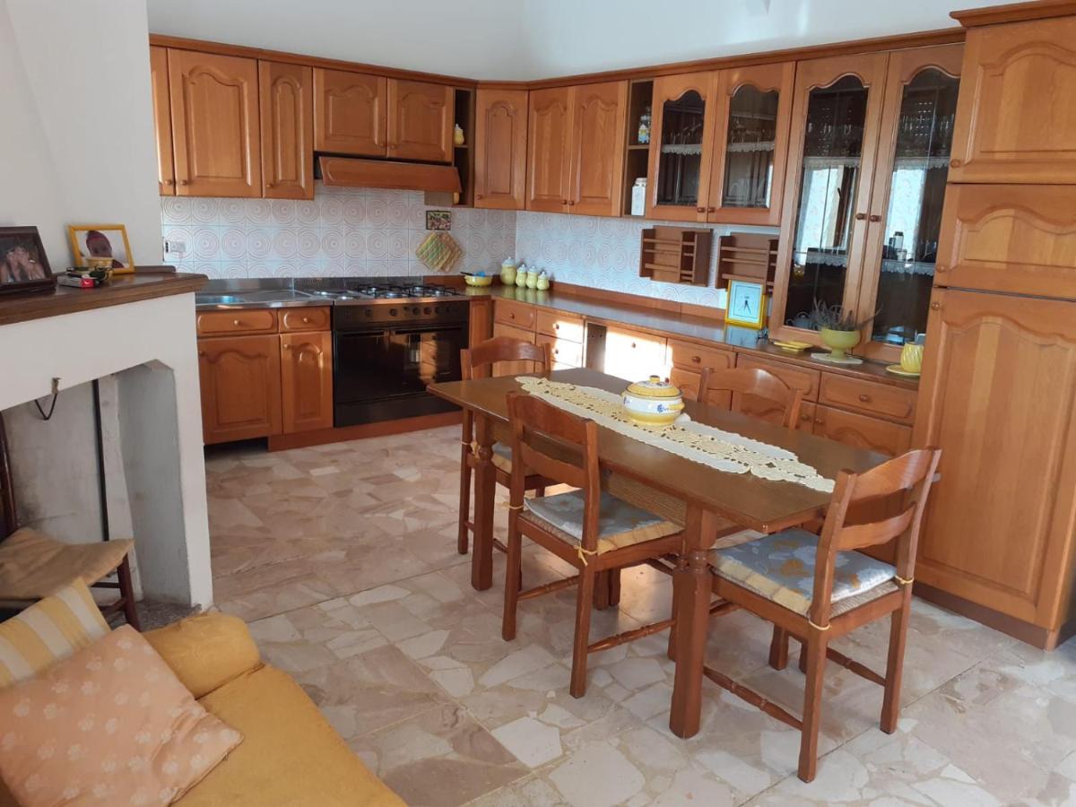 B&B Anna Piscinas Buitenkant foto