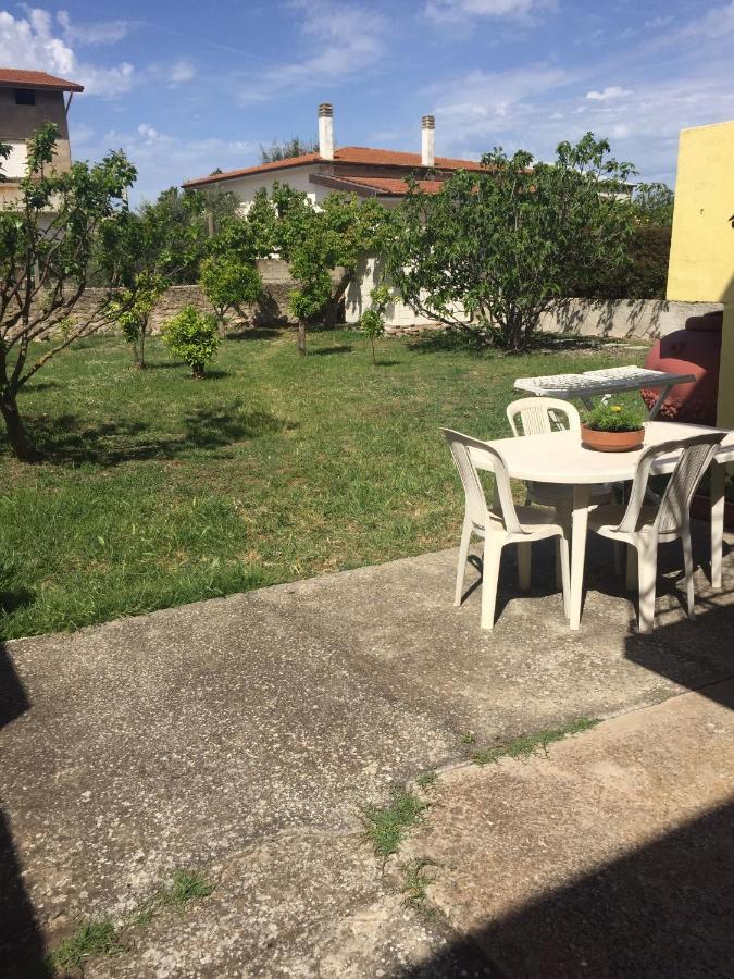 B&B Anna Piscinas Buitenkant foto