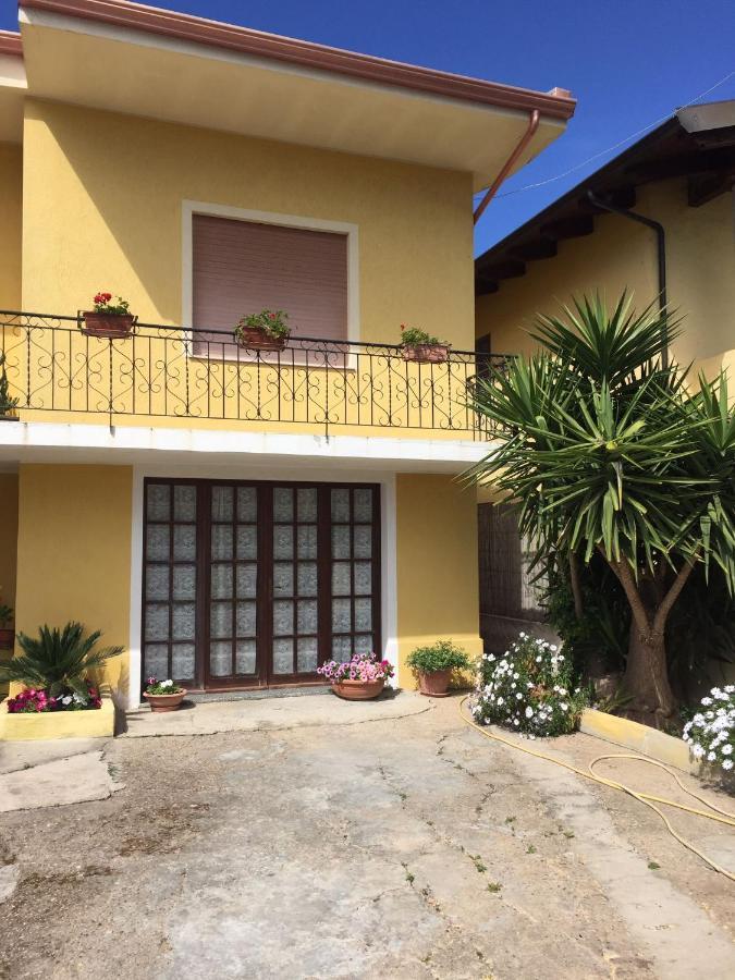B&B Anna Piscinas Buitenkant foto