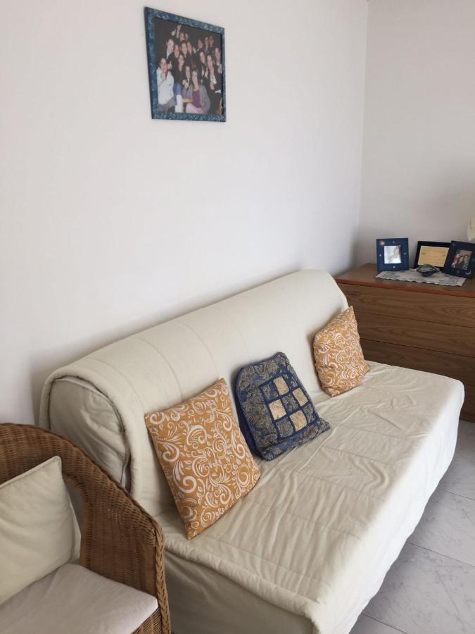 B&B Anna Piscinas Buitenkant foto